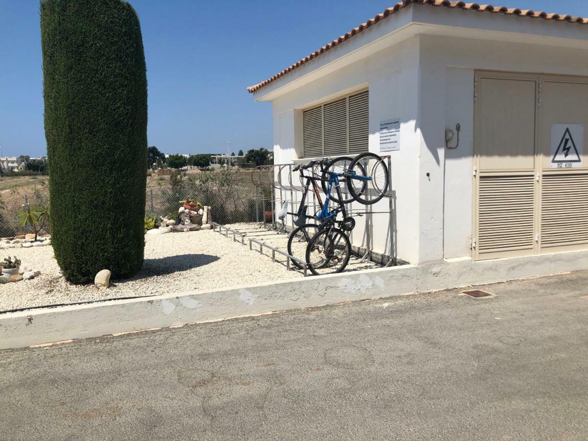 Royal Seacrest Apartment Paphos Exterior photo