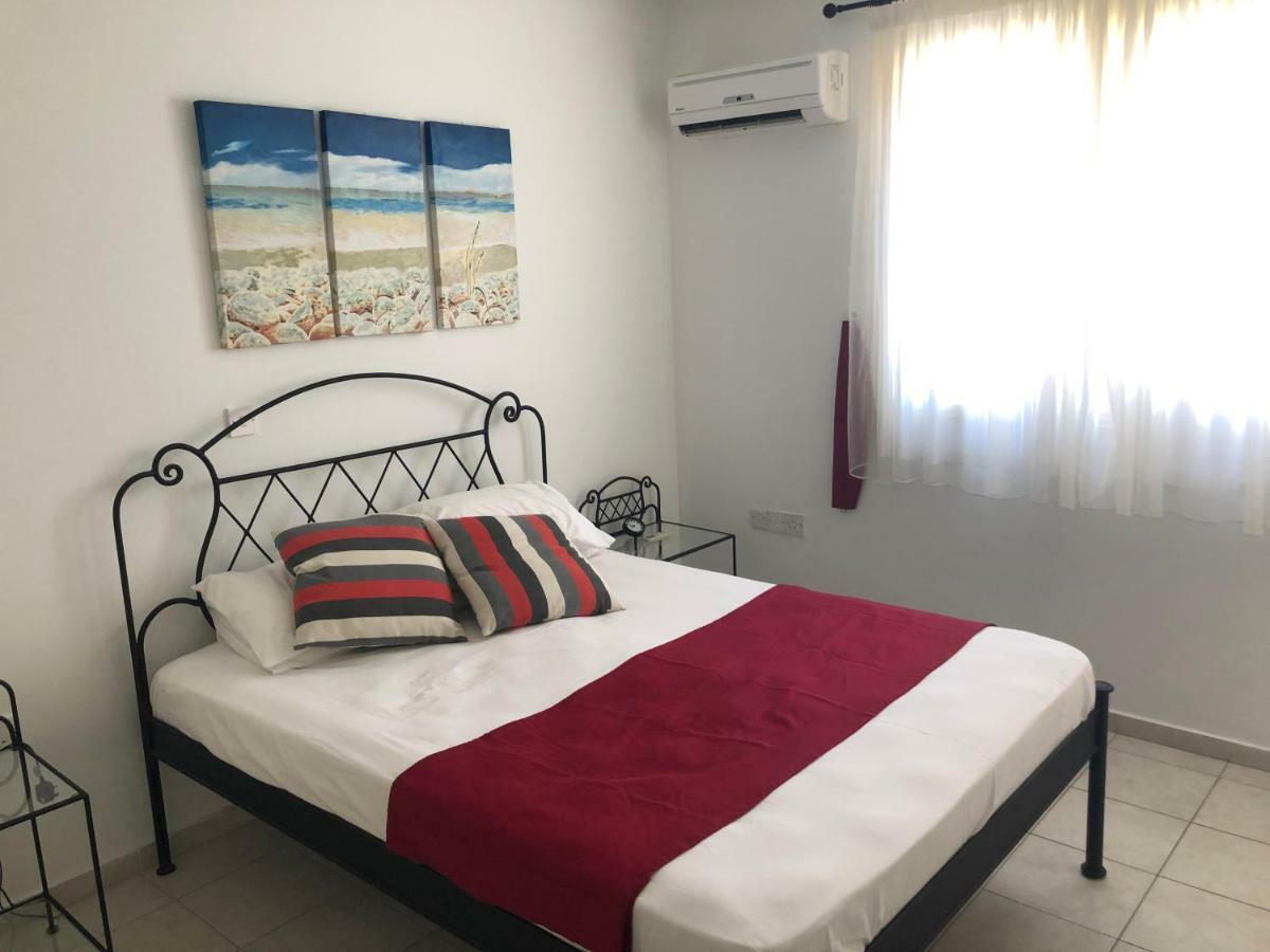 Royal Seacrest Apartment Paphos Exterior photo