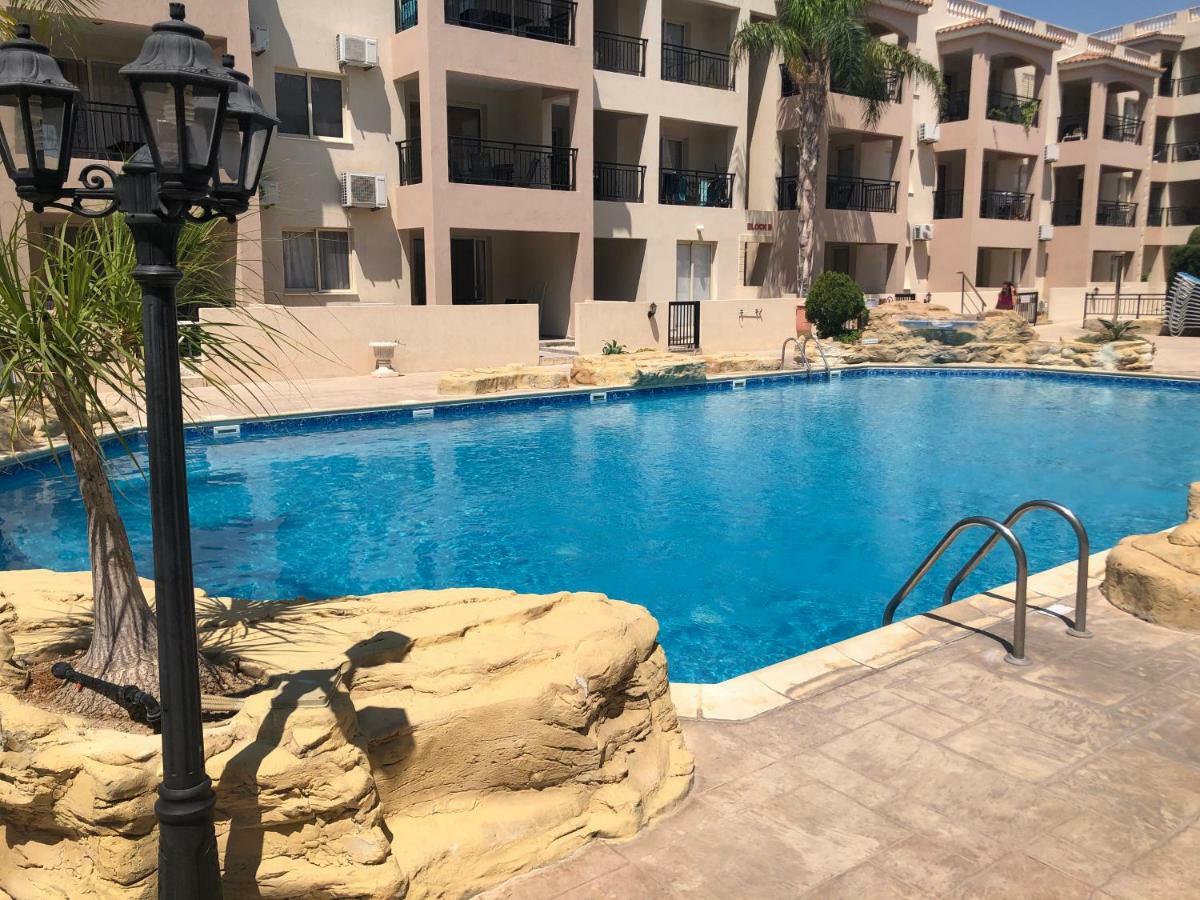 Royal Seacrest Apartment Paphos Exterior photo